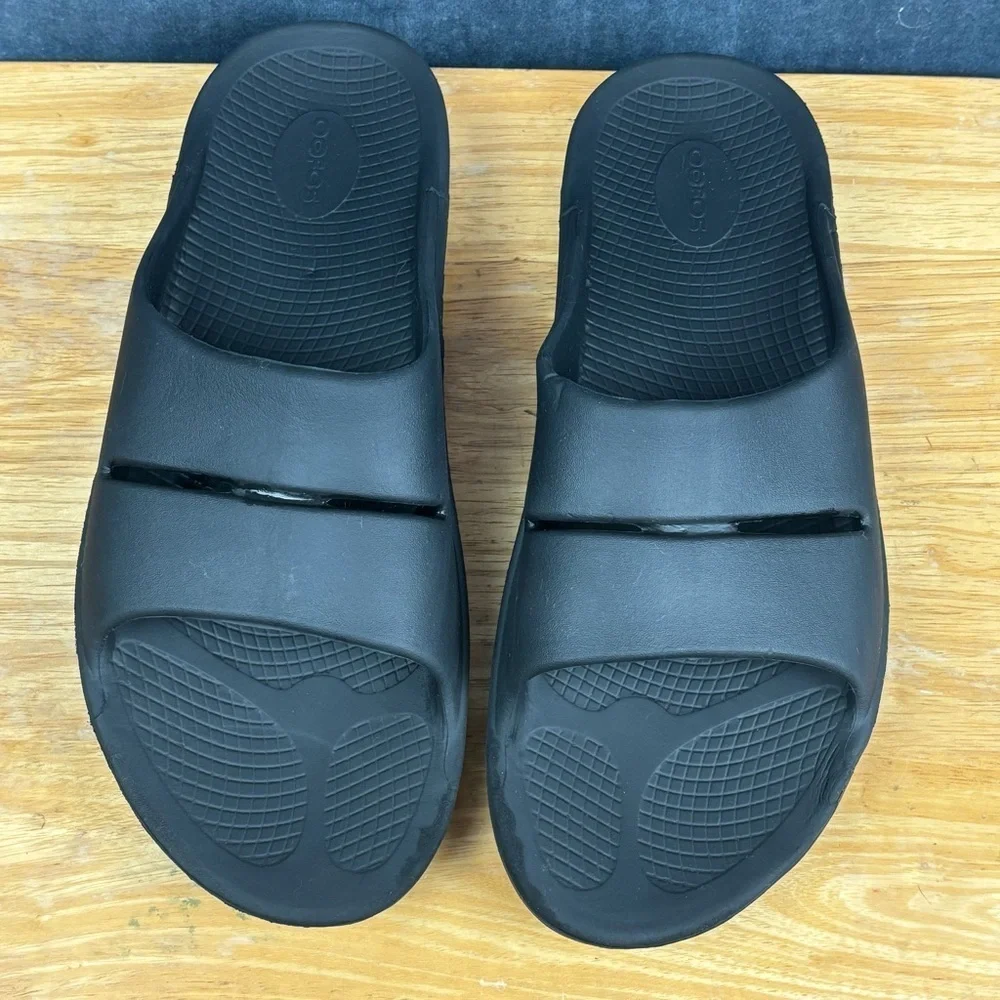 EUC OOFOS Men's Ooahh Black Slide Sandals Sz EU 46 (see pics for sizing)